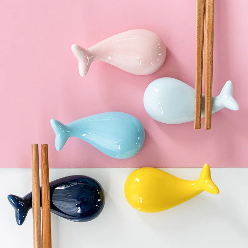 Chopstick Rest Ceramic - かわいい魚の箸レストダイニングテーブルの飾りセラミック工芸クジラの形の箸レストホルダー家庭用箸枕